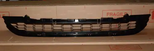 Решетка радиатора HONDA 71123SWWE31