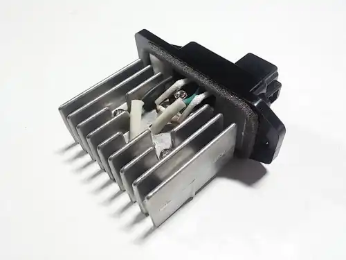  РЕЗИСТОР ОТОПИТЕЛЯ САЛОНА 30864189 VOLVO