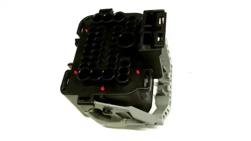 корпус розетки 30728923 VOLVO