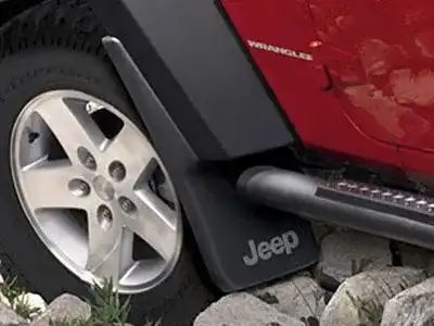БРЫЗГОВИКИ ПЕРЕДНИЕ JK2007-> 82210233 CHRYSLER
