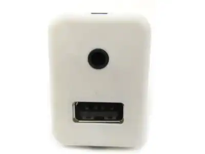 USB-разъем аудиосистемы 20870101 GM