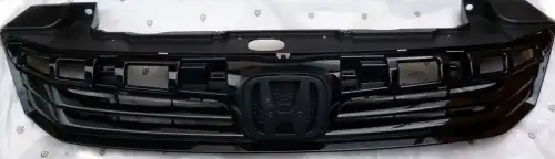 Решетка радиатора HONDA 71121TR0G01