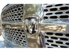 Решетка радиатора CHRYSLER 68093930AC