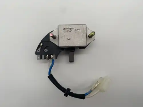 YR-1202 реле регулятор UNIPOINT
