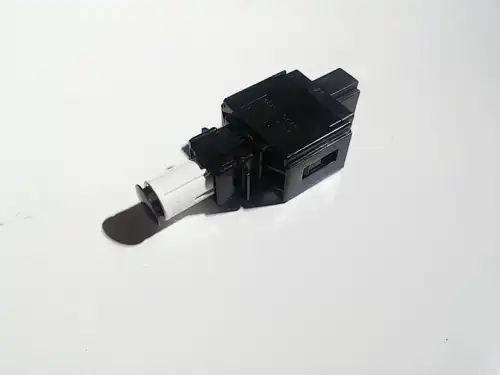  КРОНШТЕЙН ИНТЕРКУЛЕРА 31439575 VOLVO