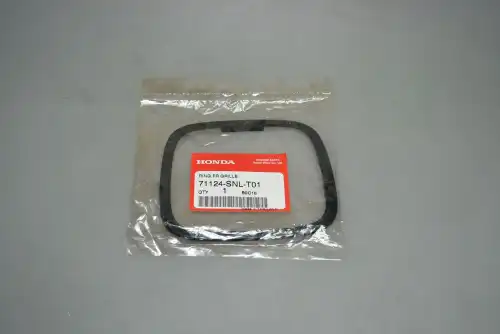 Решетка радиатора HONDA 71124SNLT01