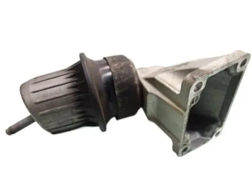 BRACKET, ENGINE MOUN 1231131040 TOYOTA / LEXUS