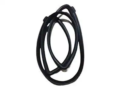Уплотнитель двери TOYOTA / LEXUS 6787104021