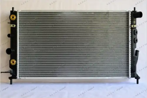 Радиатор системы охлаждения двигателя GERAT OP1072R