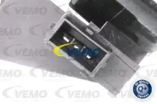 Катушка зажигания VEMO V24-70-0001