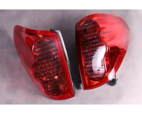 Фонарь задний EAGLE EYES MB352B7DE2