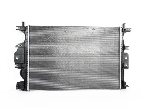 Радиатор системы охлаждения двигателя FORD 2069561