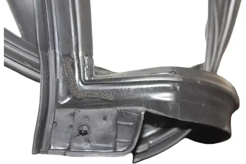 Уплотнитель двери GEELY 5075001700