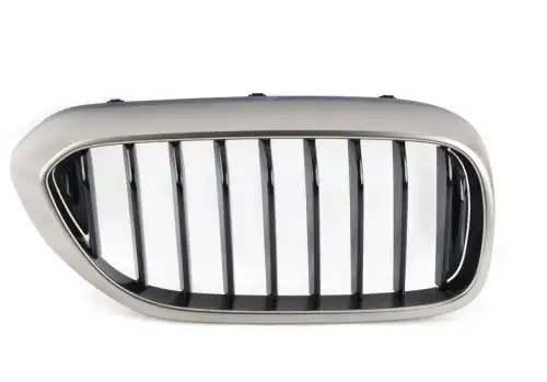 Решетка радиатора BMW 51 13 8 070 470
