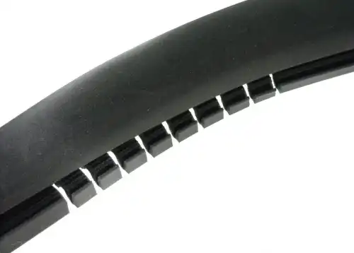 Уплотнитель лобового стекла 51318397613 BMW