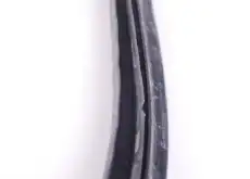 Уплотнитель поворотного стекла Л 51367441112 BMW