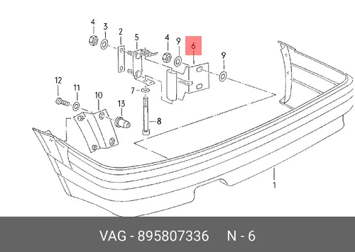 Кронштейн бампера 895807336 VAG