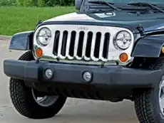 Решетка радиатора CHRYSLER 82210558AD