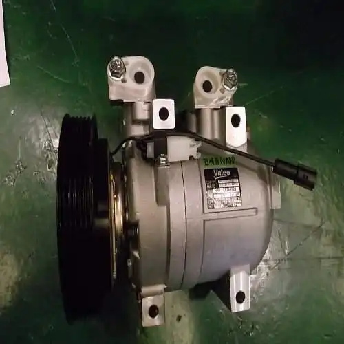 Компрессор кондиционера 6611303615 SSANGYONG