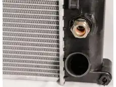 Радиатор системы охлаждения двигателя GM 89018318
