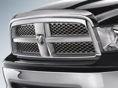 Решетка радиатора CHRYSLER 82211742AB