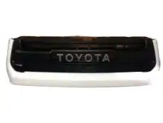 Решетка радиатора TOYOTA / LEXUS 53100-0C260-A0