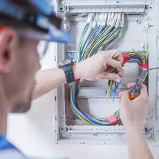Изолента ПВХ (19ммx20м) AVIORA ПРОФИ красная 305-032