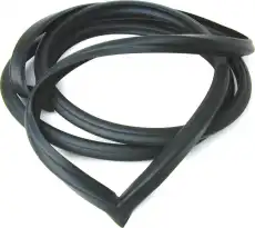 УПЛОТНИТЕЛЬ КРЫШКИ БАГАЖНИКА РЕЗИНА 1157580098 URO PARTS