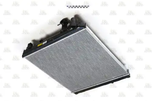 Радиатор системы охлаждения двигателя ZEVS 13104