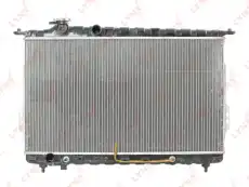 Радиатор системы охлаждения двигателя LYNXAUTO RB-1068