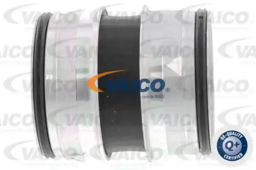 Патрубок воздушного радиатора V103765 VAICO