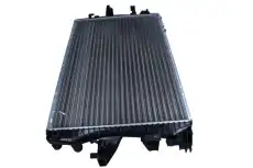 Радиатор системы охлаждения двигателя MAXGEAR AC984665