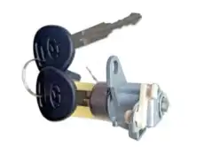 Замок левой двери 8197022A01 HYUNDAI