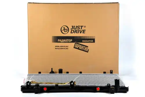 Радиатор системы охлаждения двигателя JUST DRIVE JPR0075