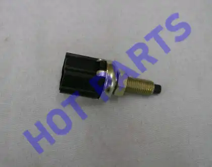 Датчик стоп сигнала 1067000112 HOT-PARTS