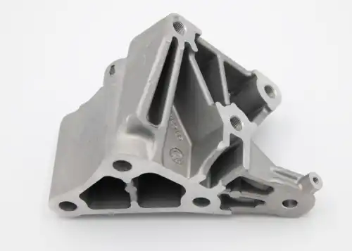 5802125035 кронштейн опоры двигателя IVECO