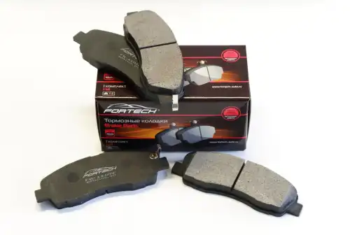 Тормозные колодки дисковые FORTECH FB1107R