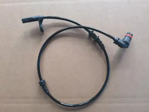 Датчик ABS MAGTECHNIC MAG3233