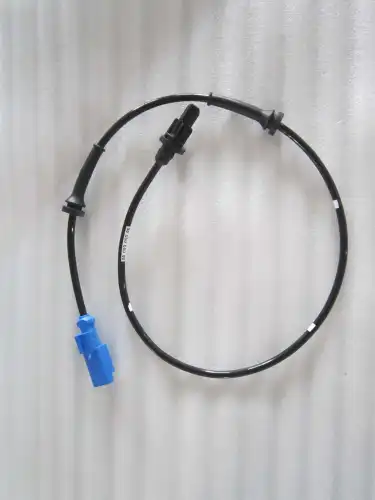 Датчик ABS MAGTECHNIC MAG3700