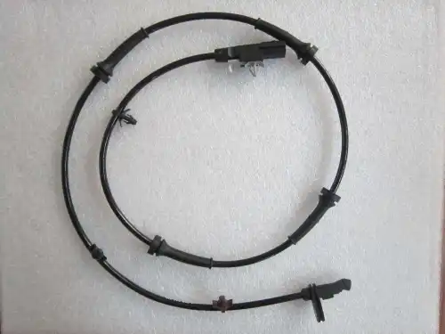 Датчик ABS MAGTECHNIC MAG3706