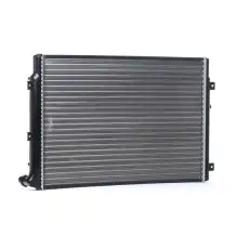 Радиатор системы охлаждения двигателя RIDEX 470R0012
