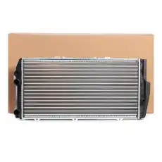 Радиатор системы охлаждения двигателя RIDEX 470R0389