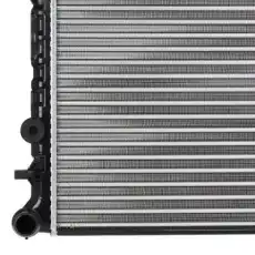 Радиатор системы охлаждения двигателя RIDEX 470R0147