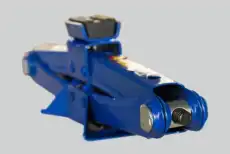 Домкрат АВТОМАГНАТ AM13R001