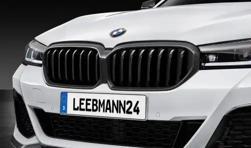 Решетка радиатора BMW 51712469541