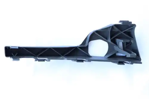 Кронштейн крепления бампера переднего Лев. Ford Focus 2004-2011 1335699-DCR DOCAR