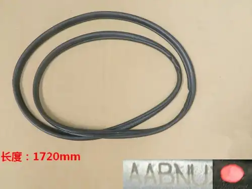 Уплотнитель двери HAVAL 6107107XKY00A