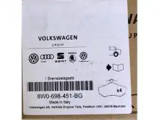 Тормозные колодки дисковые VAG 8W0 698 451 BG