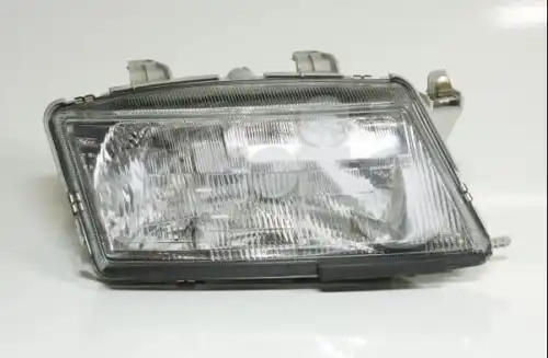 Фара SAAB 4676409
