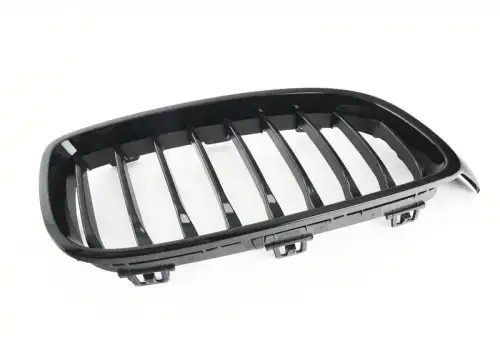 Решетка радиатора BMW 51135A3D028